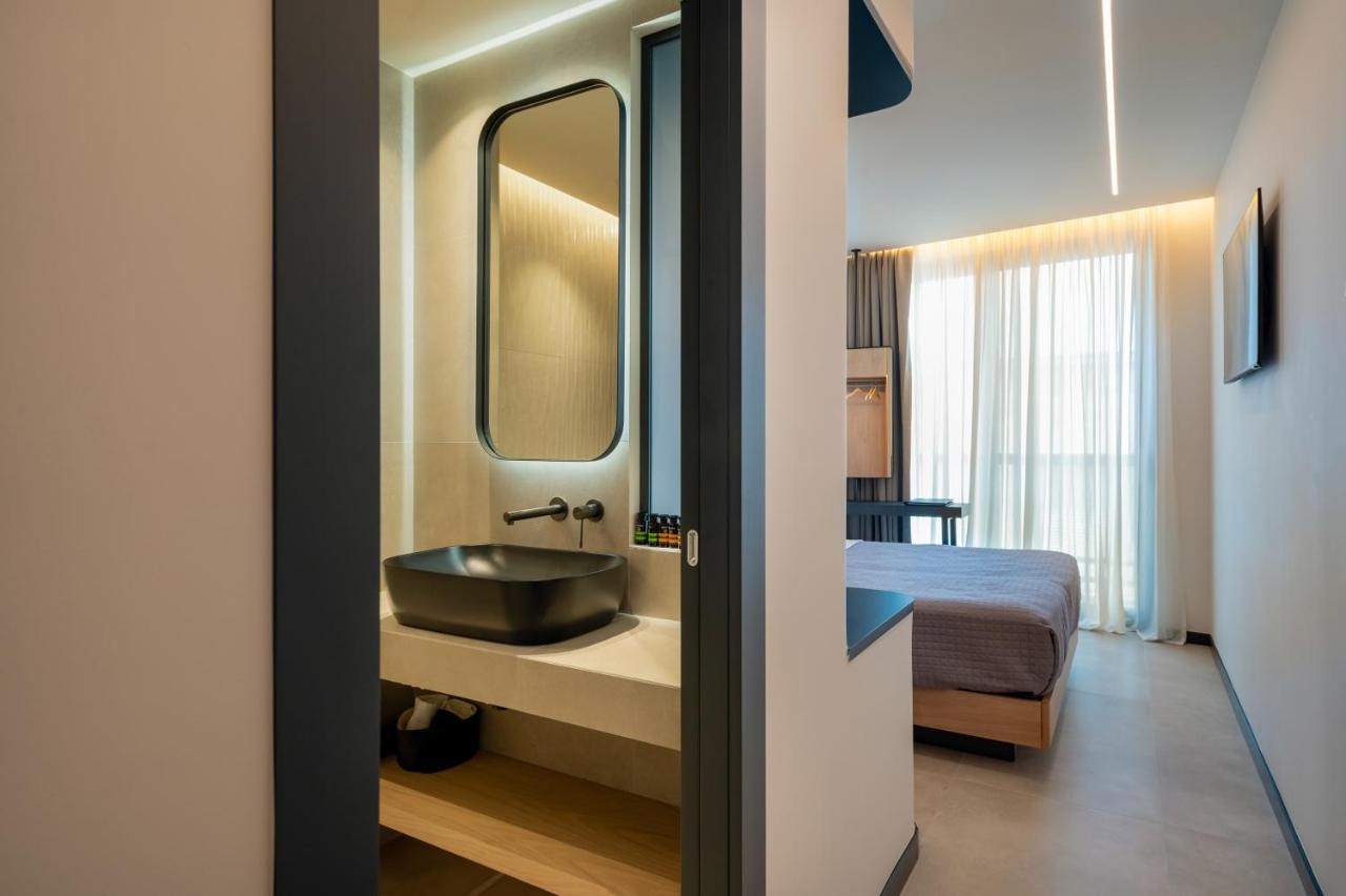 Nema Hotel Athena Bagian luar foto