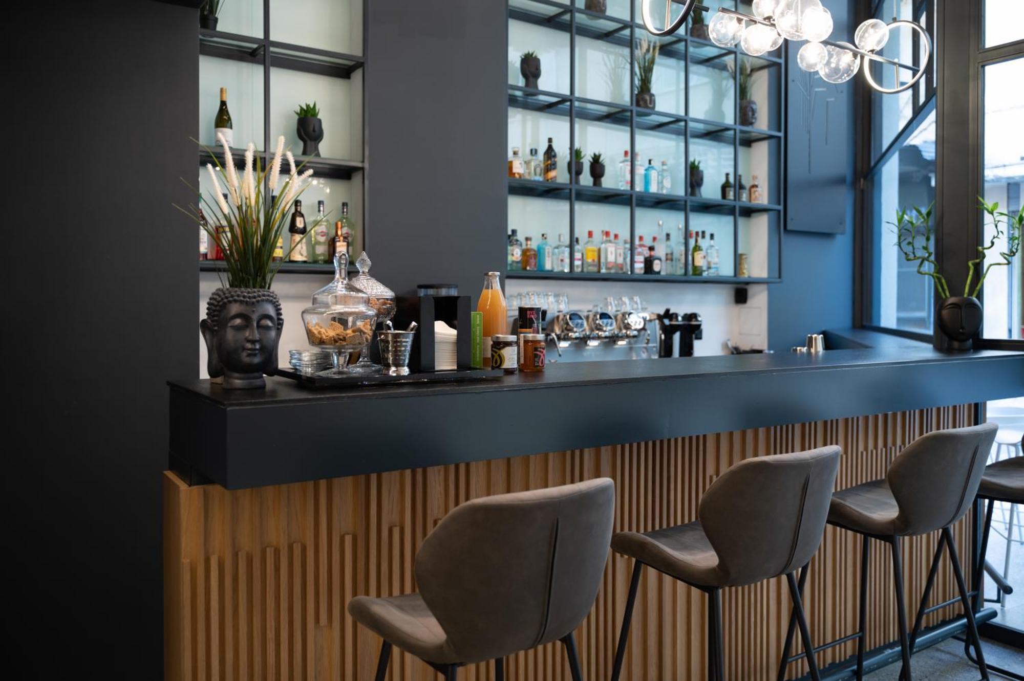 Nema Hotel Athena Bagian luar foto